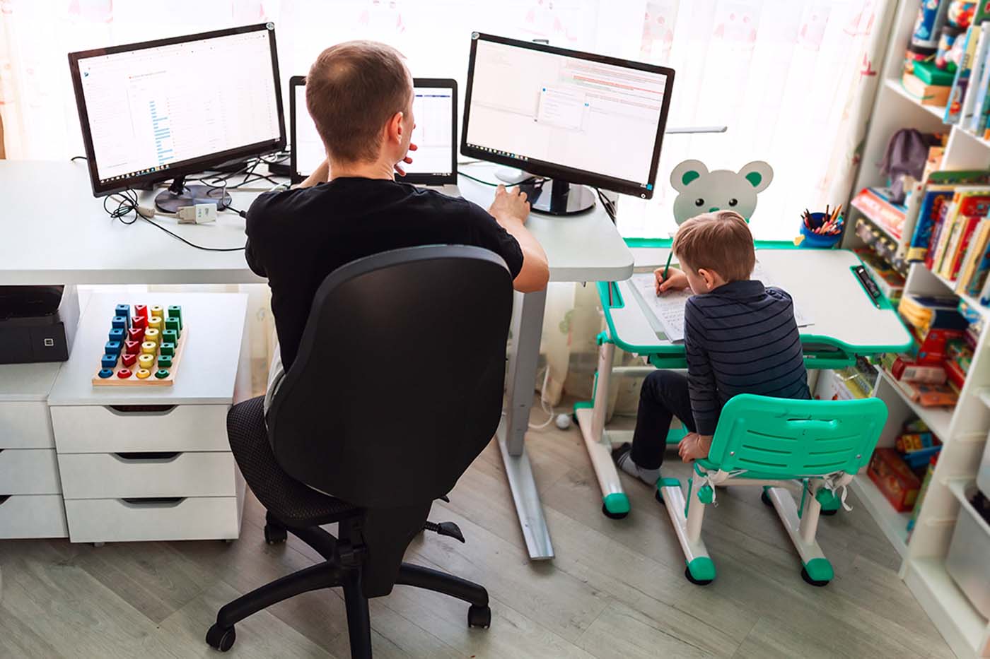 dad son on computer